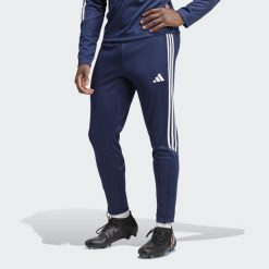 Tiro 23 Club Training Pants. Białe spodnie sportowe męskie Adidas, m, bez wzorów, z dresówki, do piłki nożnej. Za 144.99 zł.