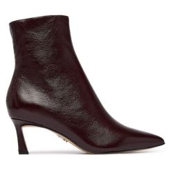 Botki Steve Madden. Czerwone botki damskie Steve Madden, bez obcasa, na szpilce, bez zapięcia. Za 639.99 zł.