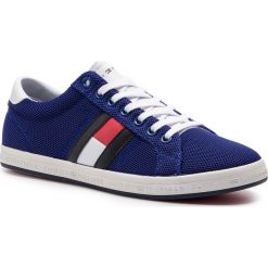 Sneakersy TOMMY HILFIGER - Essential Flag Detail Sneaker FM0FM02202 Mazarine Blue 440. Półbuty na co dzień męskie marki Tommy Hilfiger. Za 299.00 zł.