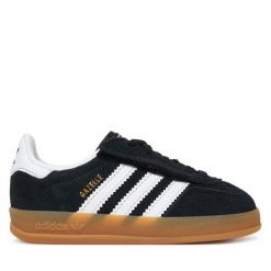 Sneakersy adidas. Czarne trampki i tenisówki chłopięce Adidas, bez wzorów, bez zapięcia. Za 279.99 zł.