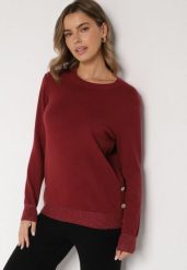 Bordowy Sweter z Guzikami z Boku Tusiana. Czerwone swetry damskie Born2be, bez wzorów, z jeansu, klasyczne, bez kołnierzyka, bez ramiączek, bez kaptura. Za 79.99 zł.
