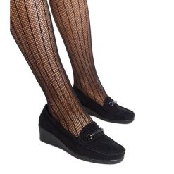 Czarne mokasyny na koturnie Amela. Czarne mokasyny damskie eleganckie. Za 101.26 zł.