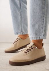 Ciemnobeżowe Wsuwane Tenisówki z Perforacją i Podeszwą z Bieżnikiem Illanya. Brązowe trampki i tenisówki damskie Born2be, bez wzorów, z jeansu, klasyczne, bez zapięcia. Za 69.99 zł.