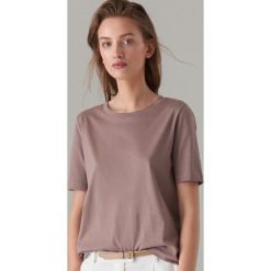 Bawełniana koszulka oversize Mohito Cares - Brązowy. T-shirty damskie marki Mohito. Za 39.99 zł.