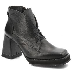 Czarne Botki Armodo Modne Obuwie Damskie. Czarne kozaki damskie Armodo, ze skóry, bez obcasa, na obcasie. Za 379.00 zł.