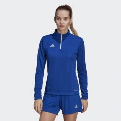 Bluza piłkarska damska Adidas Entrada 22 Training Top. Niebieskie bluzy sportowe damskie Adidas, s, bez wzorów, bez kaptura, do piłki nożnej. Za 94.10 zł.