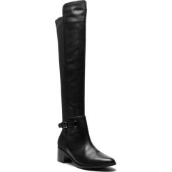 Muszkieterki CLARKS - Poise Orla 261360104 Black Leather. Czarne kozaki damskie Clarks, z materiału. W wyprzedaży za 589.00 zł.