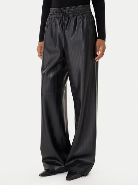 BOSS Spodnie z imitacji skóry Talpina 50548123 Czarny Relaxed Fit. Czarne spodnie materiałowe damskie Boss, bez wzorów, ze skóry. Za 789.00 zł.