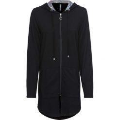 Długa bluza z kapturem bonprix czarny. Czarne bluzy damskie bonprix, w kolorowe wzory. Za 99.99 zł.