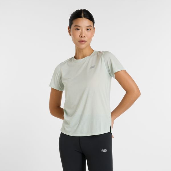 Koszulka damska New Balance WT41253CY2 – miętowa. Zielone koszulki sportowe damskie New Balance, xs, bez wzorów, z materiału, bez kołnierzyka, bez ramiączek, do biegania. Za 139.99 zł.