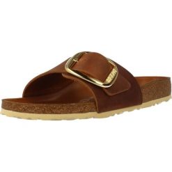 Klapki damskie Birkenstock Madrid Big Buckle Cognac Natural Leather. Brązowe klapki damskie Birkenstock, bez wzorów, z materiału, sportowe, bez obcasa. Za 831.00 zł.