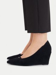 MEXX Czółenka EO-WS1098-02 Czarny. Czarne czółenka damskie Mexx, bez wzorów, bez obcasa, bez zapięcia. Za 329.99 zł.