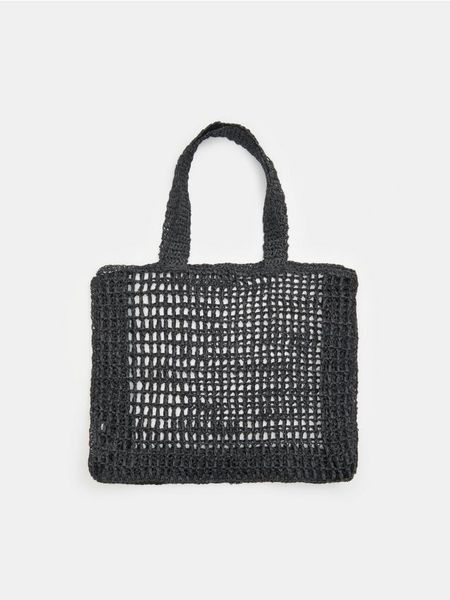Torebka shopper - czarny. Czarne torebki shopper damskie Sinsay, bez wzorów, bez dodatków. Za 59.99 zł.