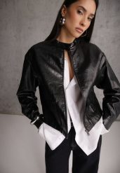 Czarna Kurtka Ramoneska Bomber z Kieszeniami z Klapami Nealira. Czarne kurtki damskie Renee, l, bez wzorów, z poliesteru, bez kaptura. Za 119.99 zł.