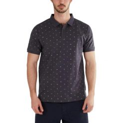 T-shirt męski Fundango Incognito Pattern z kołnierzykiem. Czarne t-shirty męskie Fundango, m, bez wzorów, z bawełny, sportowe, bez kołnierzyka. Za 146.00 zł.