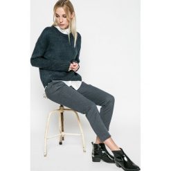 Pepe Jeans - Sweter. Szare swetry damskie Pepe Jeans, s, bez wzorów, z dzianiny, bez kołnierzyka, bez ramiączek, długie, bez kaptura. W wyprzedaży za 179.90 zł.