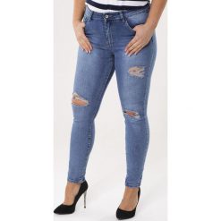 Jasnoniebieskie Jeansy Mildly. Jeansy damskie marki Born2be. Za 89.99 zł.