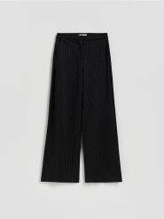 Spodnie z wiskozą - ciemnoszary. Szare spodnie materiałowe damskie Reserved, l, bez wzorów, z dzianiny. Za 139.99 zł.