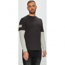 Only & Sons - Longsleeve. Czarne bluzki z długim rękawem męskie Only & Sons, z bawełny, z okrągłym kołnierzem. W wyprzedaży za 69.90 zł.
