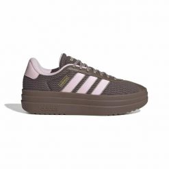 Buty sportowe damskie adidas VL Court Bold. Brązowe obuwie sportowe damskie Adidas, bez wzorów, z materiału. Za 391.05 zł.