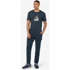 Koszulka SUPER.NATURAL M CARSKI TEE. Szare koszulki sportowe męskie super.natural, na zimę, m, bez wzorów, z materiału, bez kołnierzyka, bez ramiączek, narciarskie. Za 299.99 zł.