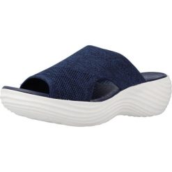 Sandały CLARKS MARIN CORAL Niebieski. Niebieskie sandały damskie Clarks, bez wzorów, z tkaniny, bez obcasa, bez zapięcia. Za 173.99 zł.