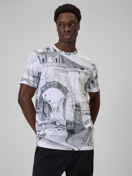 4F T-shirt regular z nadrukiem męski - czarno-biały M. Białe t-shirty męskie 4f, m, bez wzorów, z materiału, bez kołnierzyka. W wyprzedaży za 69.99 zł.