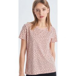 Koszulka w kropki - Różowy. T-shirty damskie Cropp. W wyprzedaży za 14.99 zł.