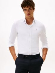 Tommy Hilfiger koszula casual Mężczyźni Slim Fit biały, L. Białe koszule męskie Tommy Hilfiger, l, bez wzorów, z bawełny, casualowe, bez kołnierzyka, bez ramiączek. Za 329.95 zł.