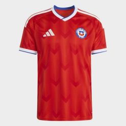 Koszulka domowa Chile 26. Czerwone koszulki sportowe męskie Adidas, bez wzorów, bez kołnierzyka, bez ramiączek, do piłki nożnej, climacool (adidas). Za 439.00 zł.
