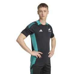 Koszulka All Blacks Performance. Czarne koszulki sportowe męskie Adidas, m, bez wzorów, bez kołnierzyka, bez ramiączek, na fitness i siłownię. W wyprzedaży za 120.45 zł.