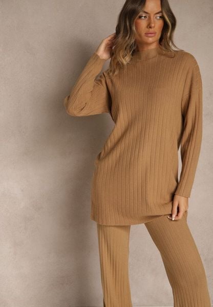 Brązowy Komplet Prążkowany z Bawełną Sweter Oversize i Szerokie Spodnie Wedorena. Brązowe spodnie materiałowe damskie Renee, bez wzorów, z bawełny, bez kołnierzyka, bez ramiączek, bez kaptura. Za 119.99 zł.