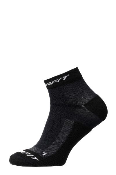 Skarpety do biegania męskie Dynafit Vertical Mesh Footie. Czarne skarpety męskie Dynafit, bez wzorów, z meshu. Za 76.65 zł.