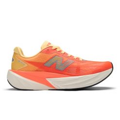 Buty damskie New Balance FuelCell Rebel v5 WFCX92I – pomarańczowe. Brązowe obuwie sportowe damskie New Balance, bez wzorów, z gumy, do biegania. Za 699.99 zł.