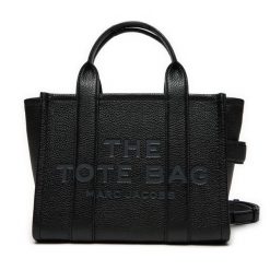 Torebka Marc Jacobs. Czarne torebki do ręki damskie Marc Jacobs, bez wzorów, klasyczne, bez dodatków. Za 2,049.00 zł.