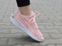 Buty lifestyle damskie Puma Transport Modern 377030 10. Czerwone obuwie sportowe damskie Puma, bez wzorów, z gumy, do biegania. Za 202.51 zł.