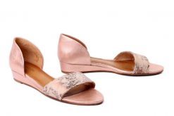 MACIEJKA 01971-71/00-5 miedziano-złoty, sandały damskie. Żółte sandały damskie Maciejka, bez wzorów, ze skóry, bez obcasa, bez zapięcia. Za 284.67 zł.