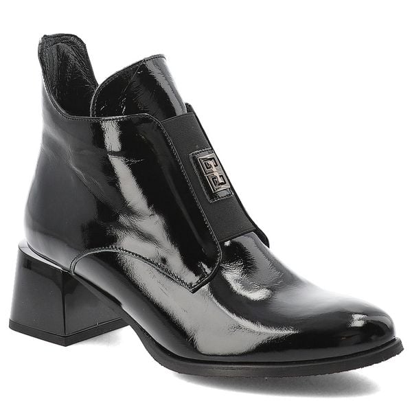Czarne Botki Armodo Stylowe Lakierowane Obuwie Damskie. Czarne kozaki damskie Armodo, z lakierowanej skóry, bez obcasa, na obcasie. Za 373.99 zł.