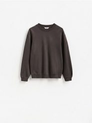 Gładka bluza z bawełną - ciemnobrązowy. Brązowe bluzy męskie Reserved, l, bez wzorów, z bawełny, bez kaptura. Za 99.99 zł.