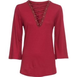 Shirt ze sznurowaniem bonprix ciemnoczerwony. Bluzki damskie bonprix. Za 37.99 zł.