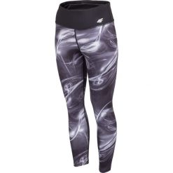 Legginsy treningowe damskie SPDF003 - głęboka czerń allover. Legginsy damskie 4f, bez wzorów, z materiału, na fitness i siłownię. W wyprzedaży za 69.99 zł.