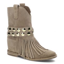 Botki damskie Carinii, zamszowa cholewka o miękkiej strukturze dekoracyjne frędzle z metalowymi nitami wsuwany fason, beżowe, B7751-O17-B89. Brązowe kozaki damskie Carinii, z jeansu, bez obcasa, na koturnie. Za 409.00 zł.