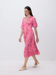 Sukienka z wiskozy - różowy. Czerwone sukienki damskie Reserved, l, bez wzorów, z wiskozy, bez kołnierzyka, bez ramiączek, midi, rozkloszowane. Za 159.99 zł.