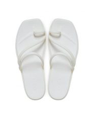 Crocs Japonki Miami Toe Loop Sandal 209862 Beżowy. Brązowe klapki damskie Crocs, bez wzorów, z tworzywa sztucznego, bez obcasa. Za 179.99 zł.