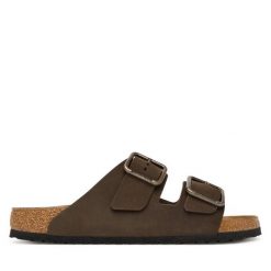 Klapki Birkenstock. Brązowe klapki damskie Birkenstock, bez wzorów, bez obcasa. Za 674.99 zł.