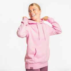 Bluza sportowa "Bougeons en Rose". Czerwone bluzy sportowe męskie DOMYOS, l, bez wzorów, z materiału, z kapturem, na fitness i siłownię. Za 89.99 zł.