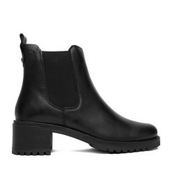 Botki Lasocki. Czarne botki damskie Lasocki, bez obcasa, na słupku, bez zapięcia. Za 259.99 zł.