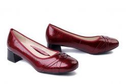 RIEKER 45068-35 red, czółenka damskie. Czerwone czółenka damskie Rieker, bez wzorów, bez obcasa, na obcasie, bez zapięcia. Za 299.90 zł.