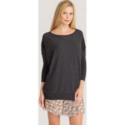 SWETER LIU JO. Czarne swetry damskie Liu Jo, l, z aplikacjami, z kaszmiru, bez kołnierzyka, bez ramiączek, bez kaptura. Za 699.00 zł.