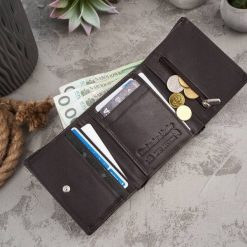 Paolo Peruzzi Portfel męski skórzany z ochroną RFID T-54-BR. Brązowe portfele męskie Paolo Peruzzi, bez wzorów. Za 77.50 zł.